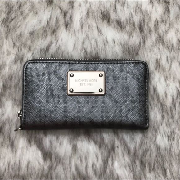 Michael Kors Handbags - MK Wallet